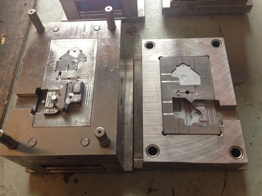 Bevel gear, Straing gear plastic injection mould (Auto Headlight adjustment gear box) supplier