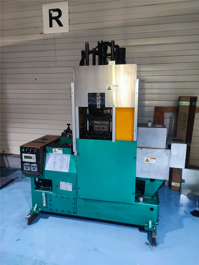 vertical die casting machine T type