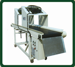Conveyor belt for die casting machine